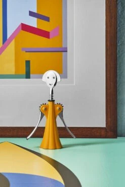 Alessi Kurkentrekker Anna G. - AM01 DY - Geel - Door Alessandro Mendini 4 Alessi Kurkentrekker Anna G. - AM01 DY - Geel - Door Alessandro Mendini -Praktische Winkel Voor Keukenbenodigdheden 0013 AM01 DY amb 2x3