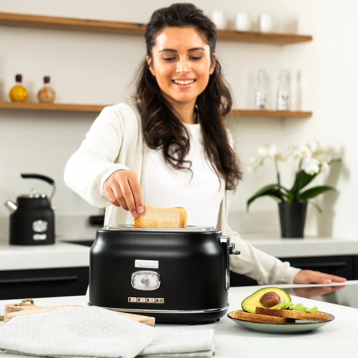 Westinghouse Retro Waterkoker + Broodrooster 2 Sleuven + Blender - Zwart Westinghouse Retro Waterkoker + Broodrooster 2 Sleuven + Blender - Zwart -Praktische Winkel Voor Keukenbenodigdheden