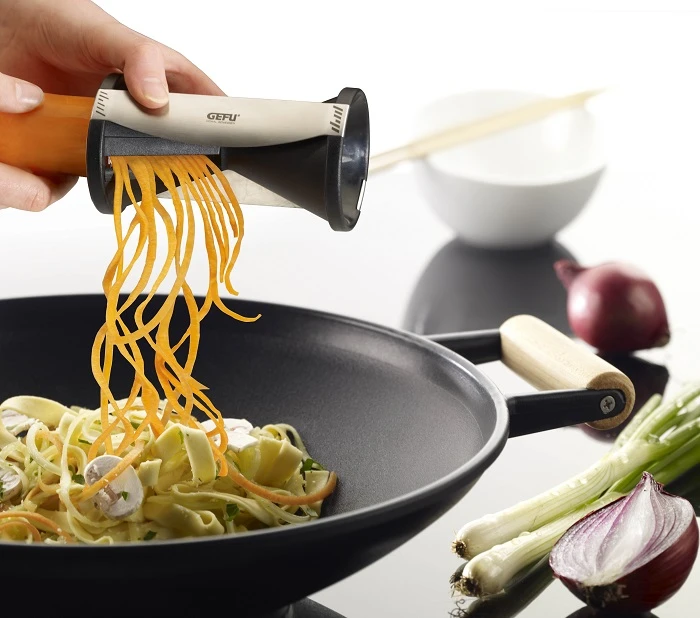 Gefu Spiraalsnijder Spirelli Gefu Spiraalsnijder Spirelli -Praktische Winkel Voor Keukenbenodigdheden 13460 Spiralschneider Anwendung GEFU