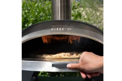 ZiiPa Pizza Oven Piana - Houtgestookt - Met Thermometer - Leisteen - Voor ø 30 Cm Pizza's - Roterende Pizzasteen 5 ZiiPa Pizza Oven Piana - Houtgestookt - Met Thermometer - Leisteen - Voor ø 30 Cm Pizza's - Roterende Pizzasteen -Praktische Winkel Voor Keukenbenodigdheden 159601