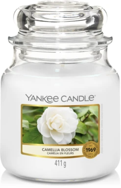 Yankee Candle Geurkaars Medium Camellia Blossom - 13 Cm / ø 11 Cm