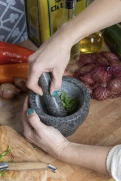 Jay Hill Vijzel - Granite - ø 13 Cm 4 Jay Hill Vijzel - Granite - ø 13 Cm -Praktische Winkel Voor Keukenbenodigdheden 18 8720812849285 5