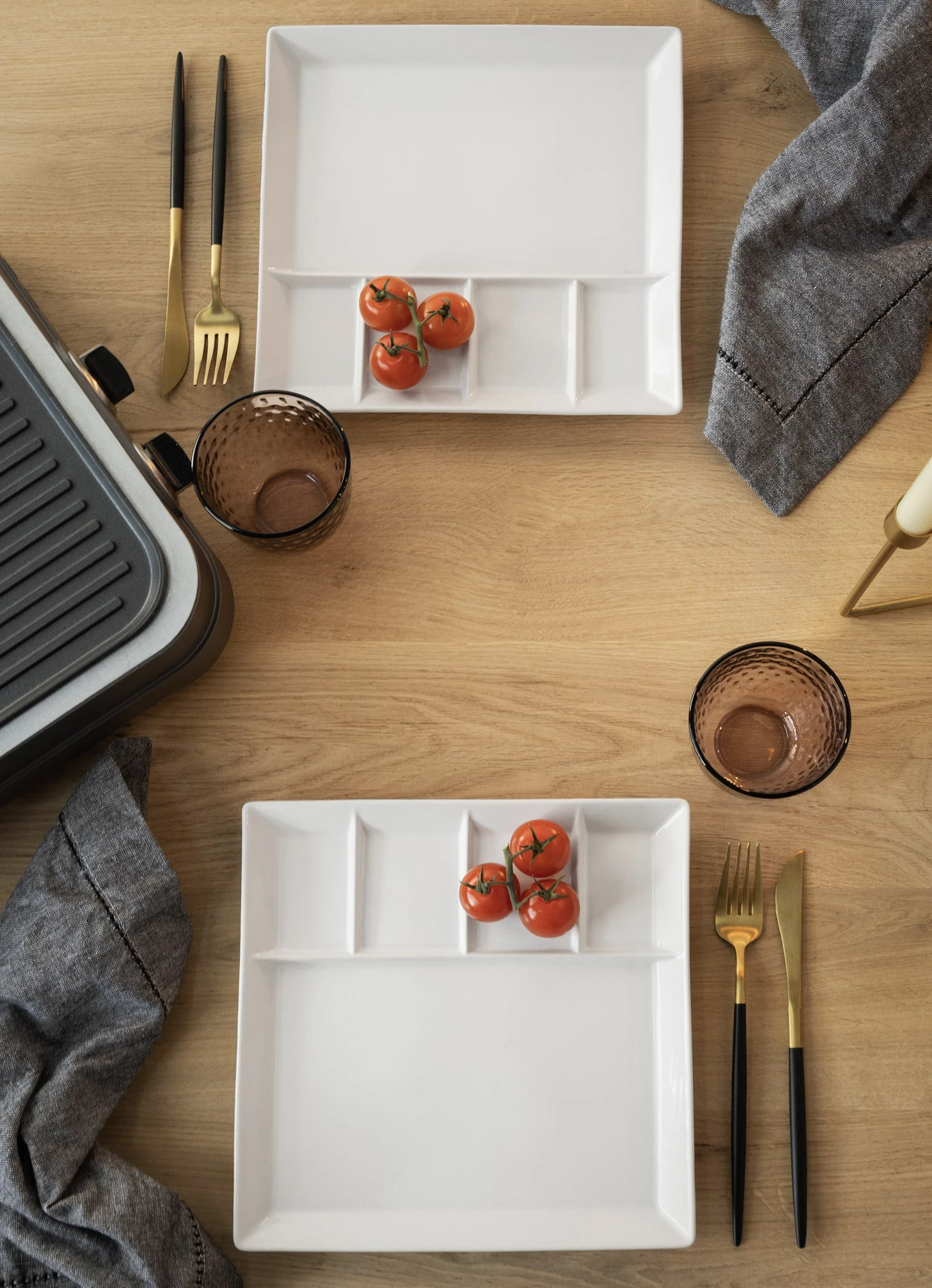 Fonduebord / Gourmetbord - 5 vakken - Wit - 24 x 24 cm Fonduebord / Gourmetbord - 5 Vakken - Wit - 24 X 24 Cm -Praktische Winkel Voor Keukenbenodigdheden 2 gourmet bord 2