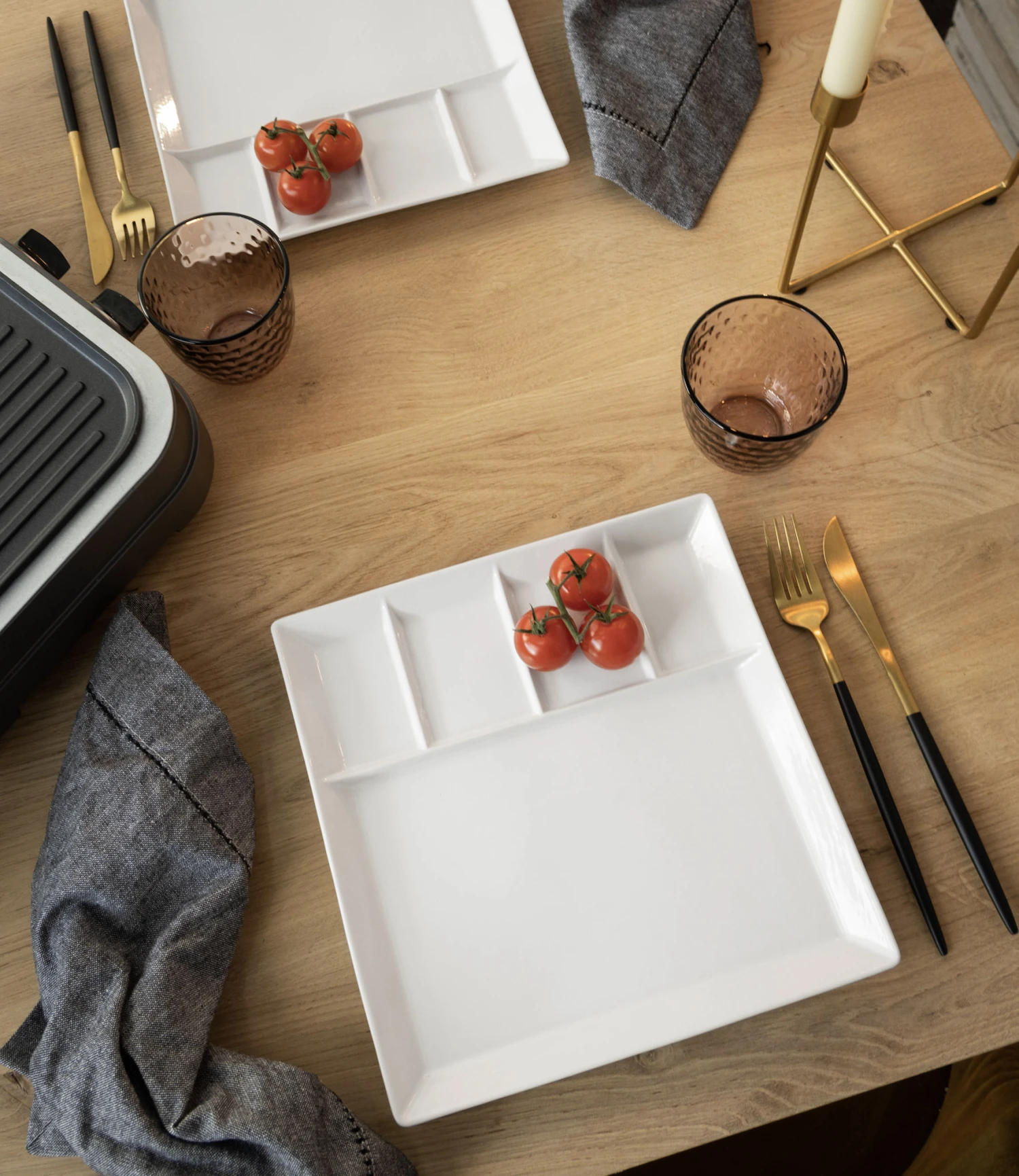 Fonduebord / Gourmetbord - 5 vakken - Wit - 24 x 24 cm Fonduebord / Gourmetbord - 5 Vakken - Wit - 24 X 24 Cm -Praktische Winkel Voor Keukenbenodigdheden 3 gourmet bord 1