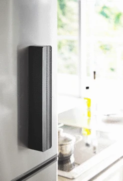 Yamazaki Foliehouder Tower Zwart 4 Yamazaki Foliehouder Tower Zwart -Praktische Winkel Voor Keukenbenodigdheden 3248 TOWER MAGNETIC WRAP CASE BK 03 1000x