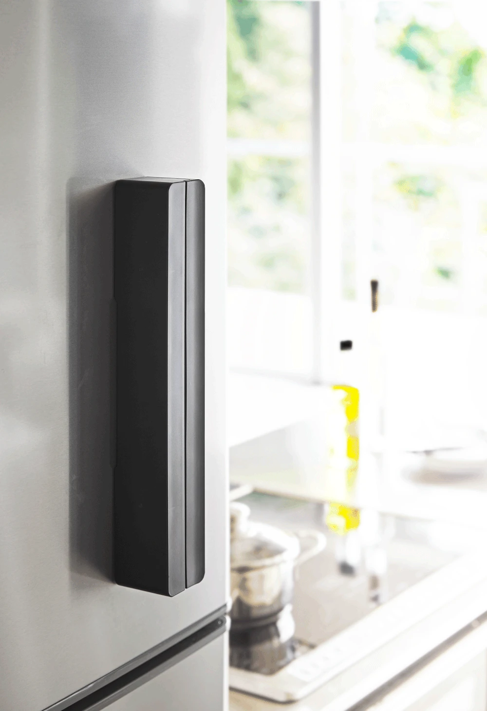 Yamazaki Foliehouder Tower Zwart Yamazaki Foliehouder Tower Zwart -Praktische Winkel Voor Keukenbenodigdheden 3248 TOWER MAGNETIC WRAP CASE BK