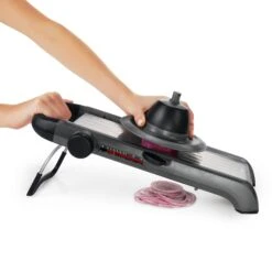 OXO Good Grips Mandoline Chef 2.0 4 OXO Good Grips Mandoline Chef 2.0 -Praktische Winkel Voor Keukenbenodigdheden 32691