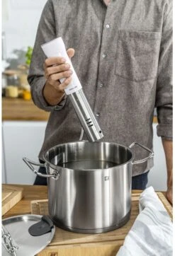 Zwilling Sous Vide Stick Enfinigy - Nauwkeurige Temperatuurinstelling - IPX7 Waterproof - Zwart 10 Zwilling Sous Vide Stick Enfinigy - Nauwkeurige Temperatuurinstelling - IPX7 Waterproof - Zwart -Praktische Winkel Voor Keukenbenodigdheden 4009839546716 8