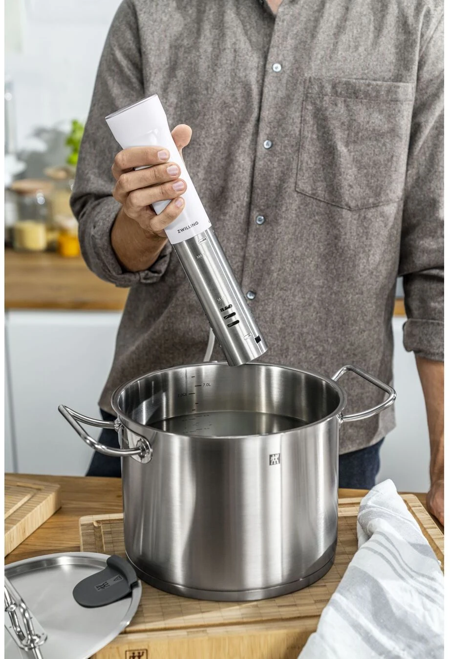 Zwilling Sous Vide Stick Enfinigy - Nauwkeurige temperatuurinstelling - IPX7 Waterproof - Zwart Zwilling Sous Vide Stick Enfinigy - Nauwkeurige Temperatuurinstelling - IPX7 Waterproof - Zwart -Praktische Winkel Voor Keukenbenodigdheden 4009839546716 8