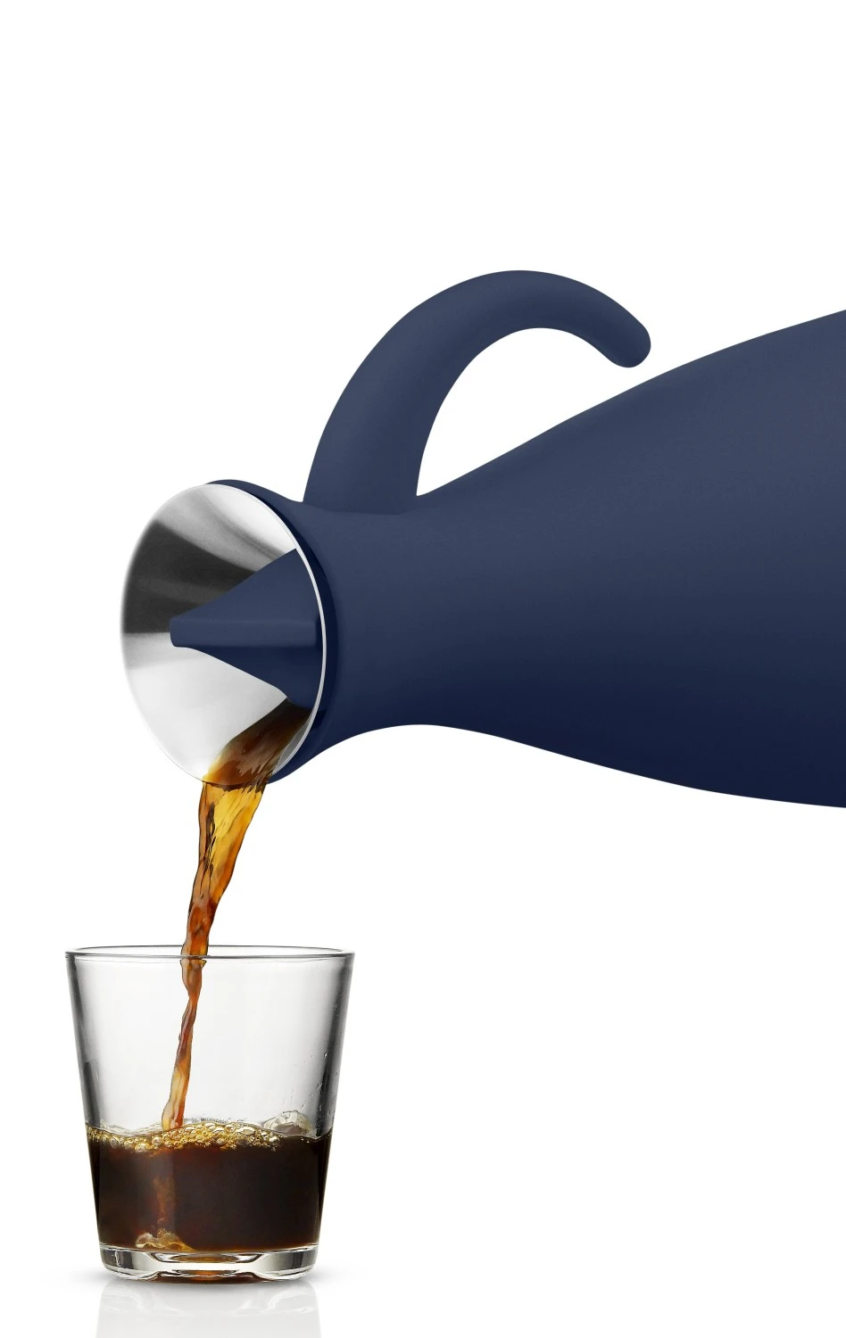 Eva Solo Thermoskan Classic Navy Blue 1 liter Eva Solo Thermoskan Classic Navy Blue 1 Liter -Praktische Winkel Voor Keukenbenodigdheden 502804 Vacuum jug 100cl Navy blue pouring HIGH