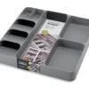 Joseph Joseph Bestekbak - 8 Vaks - DrawerStore - Grijs - 39 X 39 Cm 2 Joseph Joseph Bestekbak - 8 Vaks - DrawerStore - Grijs - 39 X 39 Cm -Praktische Winkel Voor Keukenbenodigdheden 5028420851274