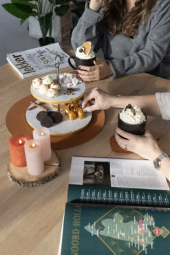 Jay Hill Etagere Marmer Goud 2-Laags 3 Jay Hill Etagere Marmer Goud 2-Laags -Praktische Winkel Voor Keukenbenodigdheden 6 8720812849278 4