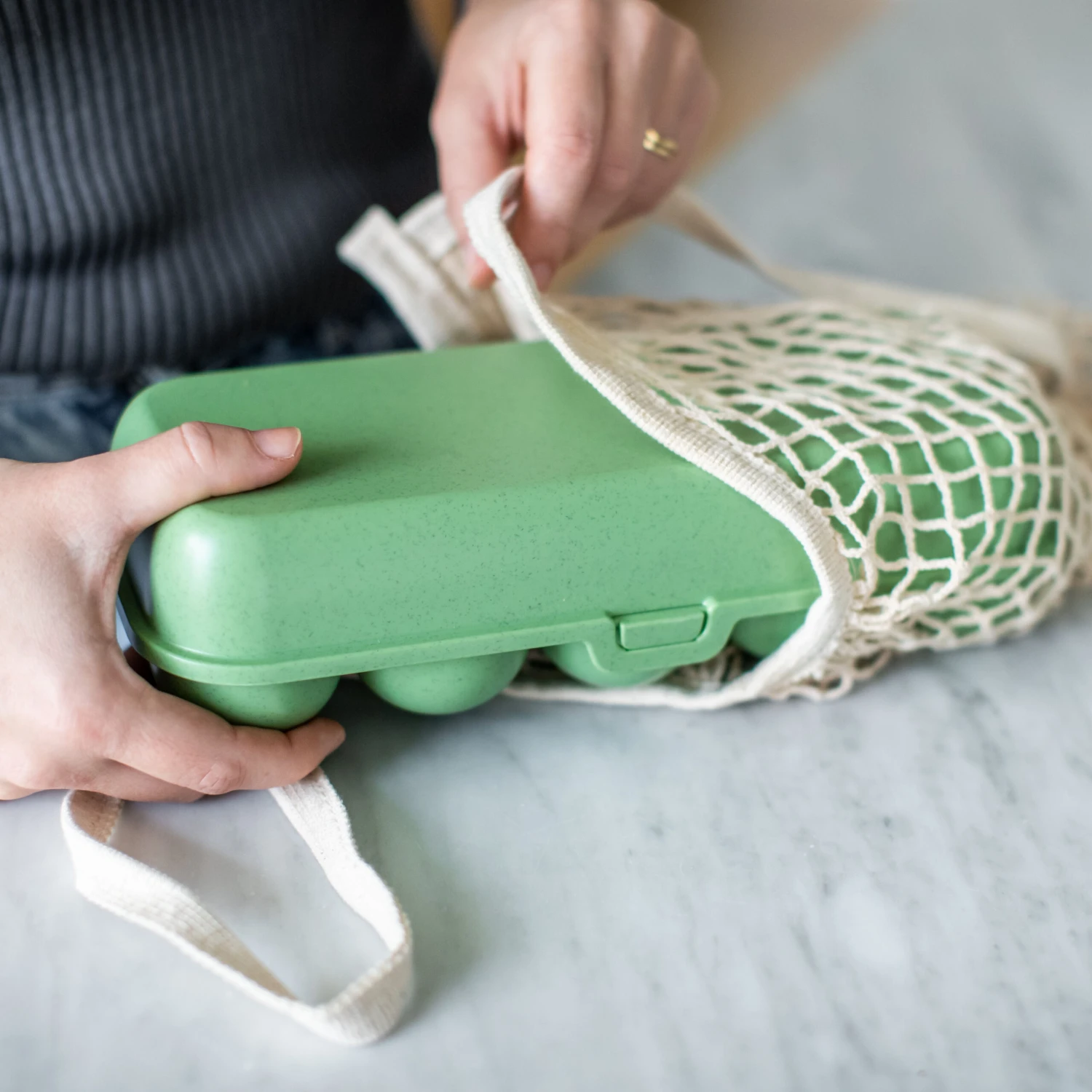 Koziol Eierdoos To Go Groen - 10 Eieren Koziol Eierdoos To Go Groen - 10 Eieren -Praktische Winkel Voor Keukenbenodigdheden 7179 eggs to go 703 bag 1 os1 scaled