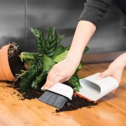 OXO Good Grips Stoffer En Blik Compact 5 OXO Good Grips Stoffer En Blik Compact -Praktische Winkel Voor Keukenbenodigdheden 719812033426 oxo stoffer en blik 4