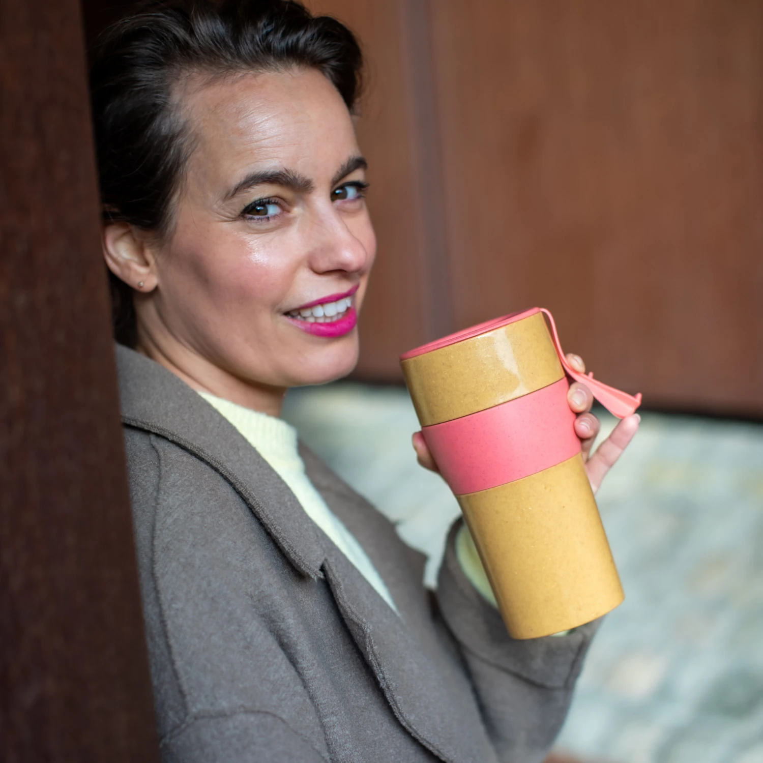 Koziol Thermosbeker Aroma To Go Roze 700 ml Koziol Thermosbeker Aroma To Go Roze 700 Ml -Praktische Winkel Voor Keukenbenodigdheden 7243 aroma to go xl 704 fr 7 os scaled