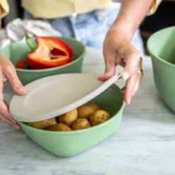 Koziol Vershoudbakje Connect Groen 21 X 21 X 7 Cm / 1.3 Liter 4 Koziol Vershoudbakje Connect Groen 21 X 21 X 7 Cm / 1.3 Liter -Praktische Winkel Voor Keukenbenodigdheden 7275 connect box 703 2 os1