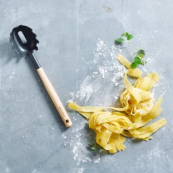 GreenPan Pastalepel Mayflower - 30 Cm -Praktische Winkel Voor Keukenbenodigdheden 91c48202866730fec438dac5784787bbb54878c4 GREENPAN 16 0127257 a5B15D