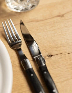 Jay Hill Bestekset Laguiole - Zwart - 16-delig / 4 Personen 6 Jay Hill Bestekset Laguiole - Zwart - 16-delig / 4 Personen -Praktische Winkel Voor Keukenbenodigdheden AR7A5843 1