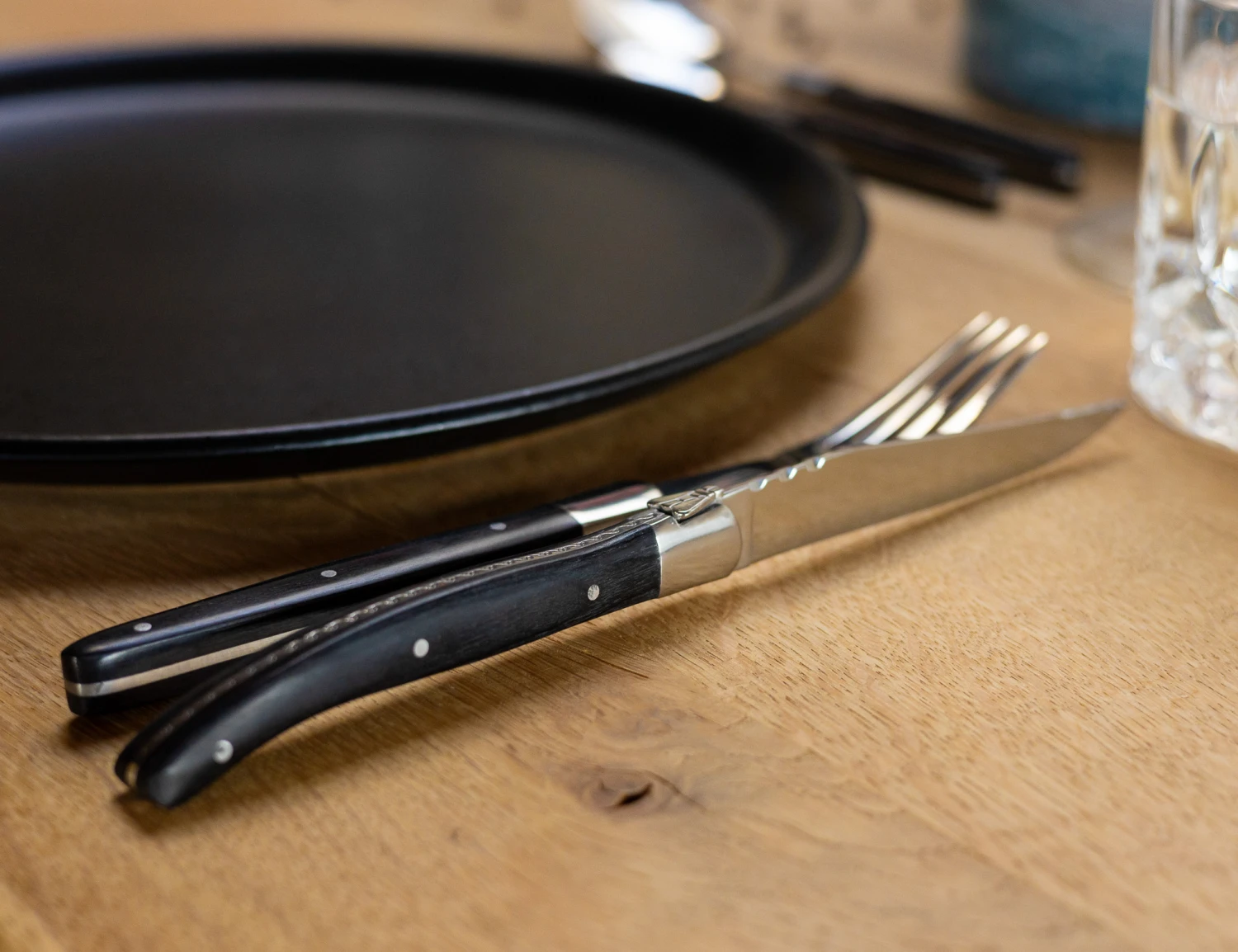 Jay Hill Bestekset Laguiole - Zwart - 24 delig / 6 personen Jay Hill Bestekset Laguiole - Zwart - 24 Delig / 6 Personen -Praktische Winkel Voor Keukenbenodigdheden AR7A5876 2