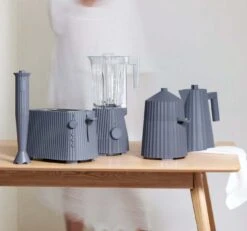 Alessi Filter-koffiezetapparaat Plissé - 1.5 Liter - Grijs - Michele De Lucchi - MDL14 G 6 Alessi Filter-koffiezetapparaat Plissé - 1.5 Liter - Grijs - Michele De Lucchi - MDL14 G -Praktische Winkel Voor Keukenbenodigdheden Alessi Plisse Grijs 5