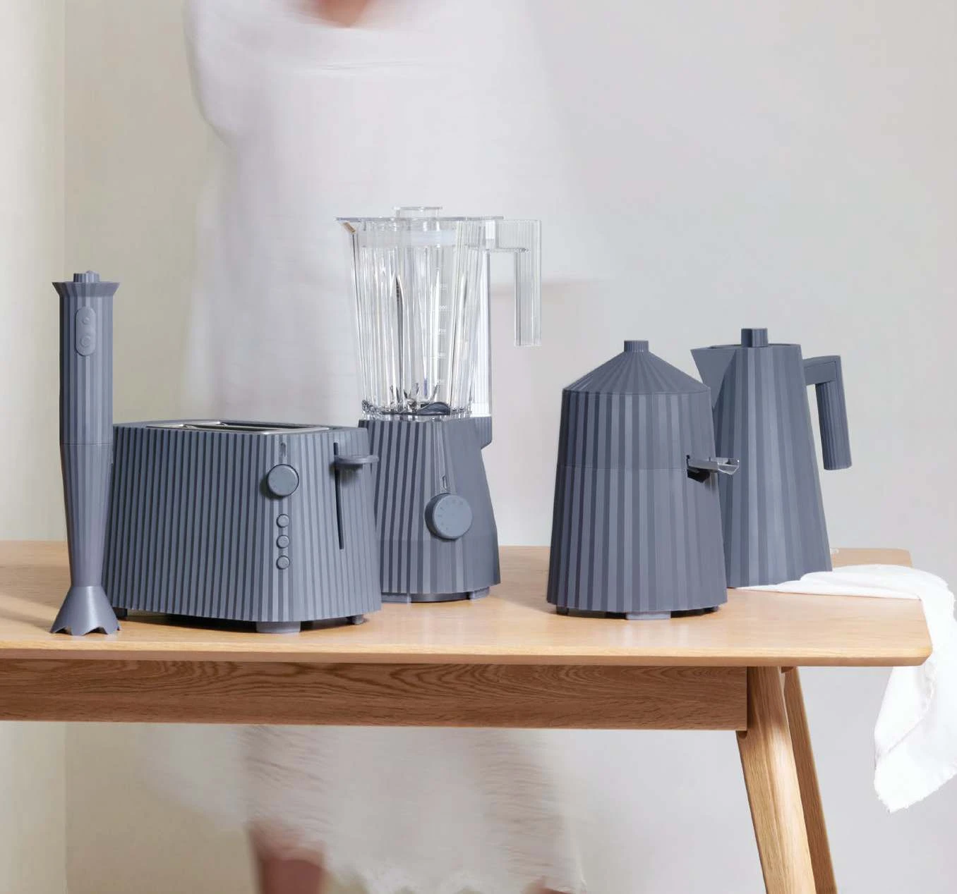 Alessi Thermoskan Plissé - Grijs - 1 Liter - door Michele De Lucchi - MDL12 G Alessi Thermoskan Plissé - Grijs - 1 Liter - Door Michele De Lucchi - MDL12 G -Praktische Winkel Voor Keukenbenodigdheden Alessi Plisse Grijs 9