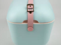 Polarbox Koelbox Met Schouderband - Lichtblauw - 12 Liter 4 Polarbox Koelbox Met Schouderband - Lichtblauw - 12 Liter -Praktische Winkel Voor Keukenbenodigdheden CELESTE ROSA HEBILLA