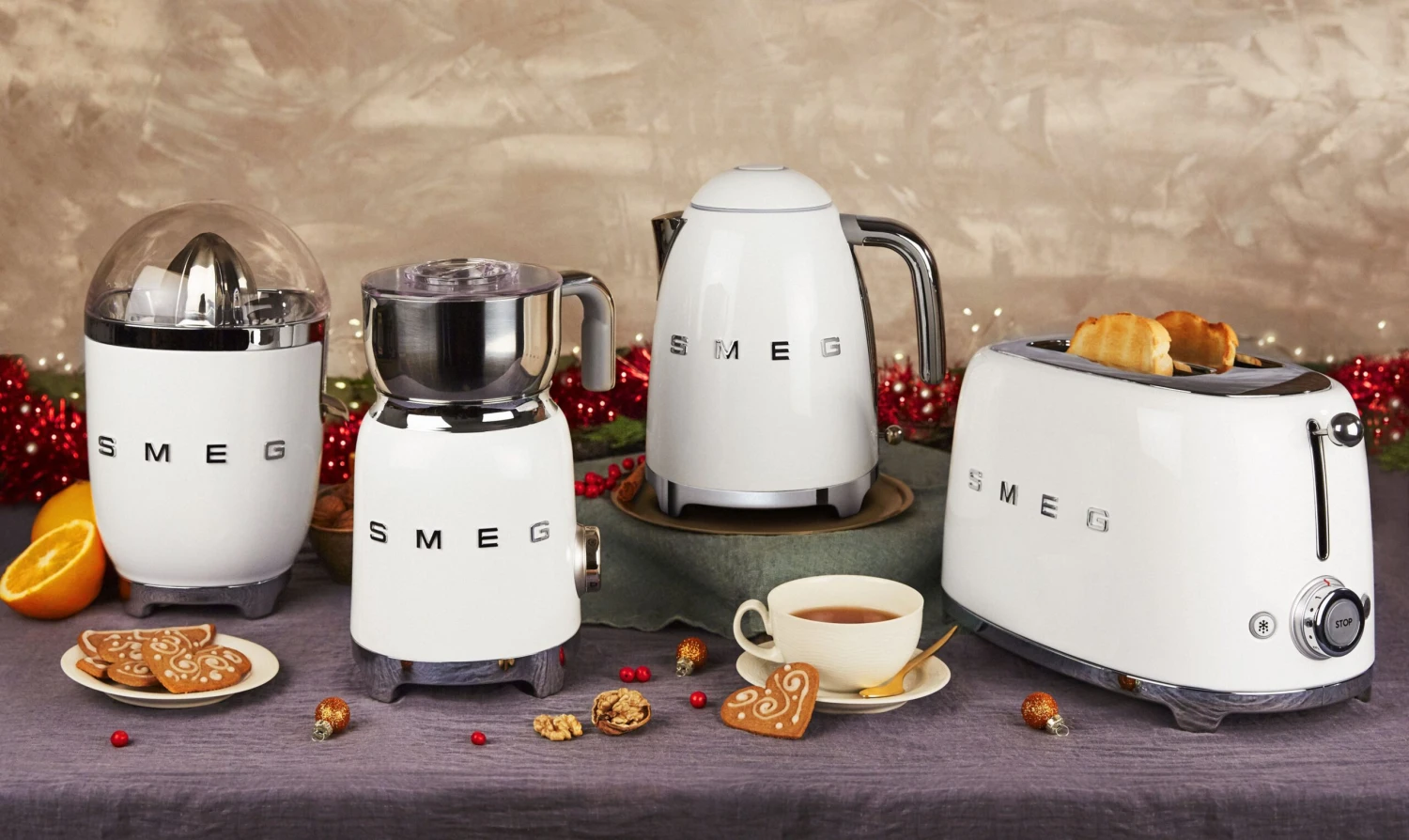 SMEG Citruspers - elektrisch - wit - CJF11WHEU SMEG Citruspers - Elektrisch - Wit - CJF11WHEU -Praktische Winkel Voor Keukenbenodigdheden CJF01WHEU L100 scaled