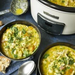 Crockpot Slowcooker - Digitaal - 3.5 Liter - CR060 4 Crockpot Slowcooker - Digitaal - 3.5 Liter - CR060 -Praktische Winkel Voor Keukenbenodigdheden CSC060Soupoverhead Retouched 5dca888ca549f3.30654960