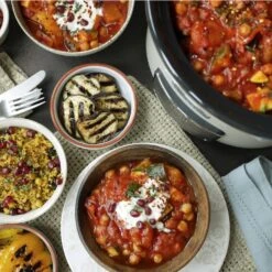 Crockpot Slowcooker - Digitaal - 3.5 Liter - CR060 5 Crockpot Slowcooker - Digitaal - 3.5 Liter - CR060 -Praktische Winkel Voor Keukenbenodigdheden CSC060TagineOverhead Retouched 5dca88ac9ed216.50013993