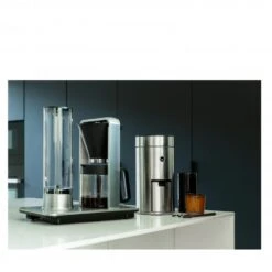 Wilfa Koffiemolen / Bonenmaler Uniform Steel 5 Wilfa Koffiemolen / Bonenmaler Uniform Steel -Praktische Winkel Voor Keukenbenodigdheden Coffee Grinder Uniform WSFB 100S Precision Environment Hor 638da9043a2b07.83009436