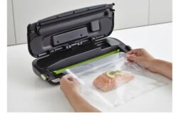 FoodSaver Vacumeermachine Urban Premium - Zilver - FFS015/X 4 FoodSaver Vacumeermachine Urban Premium - Zilver - FFS015/X -Praktische Winkel Voor Keukenbenodigdheden FFS015X Lifestyle 7 5d36deff65a4b8.73503066