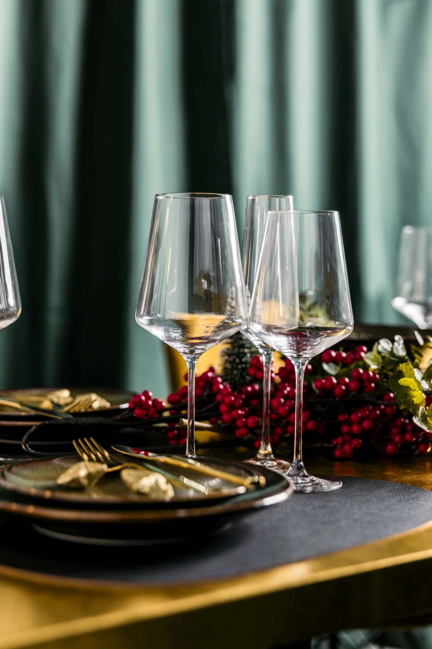 Leonardo Wijnglazenset Puccini (Rode wijnglazen & Witte Wijnglazen & Champagneglazen)- 12 delige set Leonardo Wijnglazenset Puccini (Rode Wijnglazen & Witte Wijnglazen & Champagneglazen)- 12 Delige Set -Praktische Winkel Voor Keukenbenodigdheden Glazen kerst 2