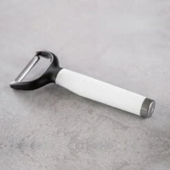 KitchenAid Dunschiller Classic 18 Cm - White 4 KitchenAid Dunschiller Classic 18 Cm - White -Praktische Winkel Voor Keukenbenodigdheden KitchenAid obierak Y do szparagow CLASSIC White KCG145OHWHE 5057982066086