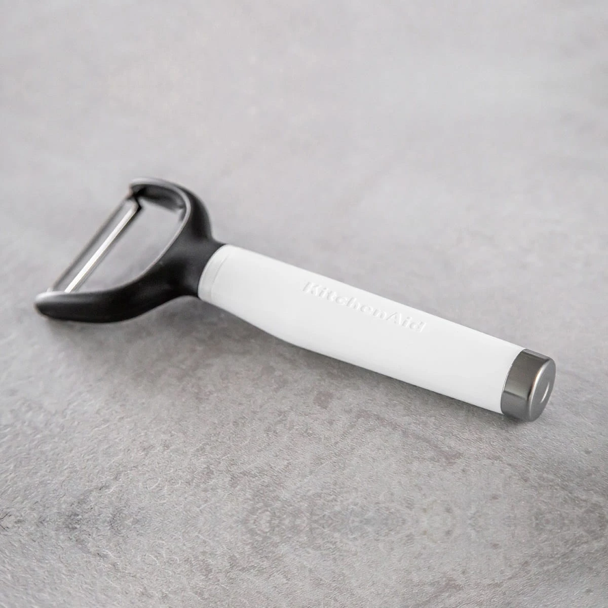 KitchenAid Dunschiller Classic 18 cm - White KitchenAid Dunschiller Classic 18 Cm - White -Praktische Winkel Voor Keukenbenodigdheden KitchenAid obierak Y do szparagow CLASSIC White KCG145OHWHE 5057982066086