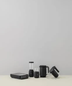 RIG TIG Rig-Tig Handmixer Foodie - 170 W - Zwart 3 RIG TIG Rig-Tig Handmixer Foodie - 170 W - Zwart -Praktische Winkel Voor Keukenbenodigdheden LS Z00601 1 Z00602 1 Z00603 1 Z00604 1 Z00605 1 FOODIE black 1