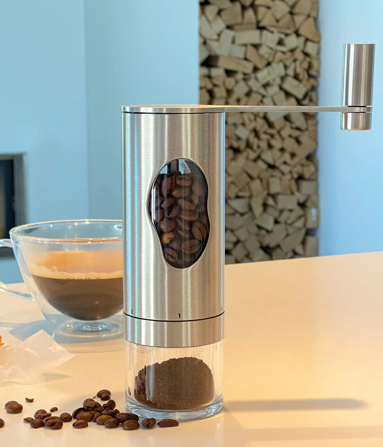 AdHoc Koffiemolen / Bonenmaler Mrs Bean AdHoc Koffiemolen / Bonenmaler Mrs Bean -Praktische Winkel Voor Keukenbenodigdheden MC01 AdHoc Kaffeemuehle MRS BEAN 3 15B15D scaled