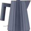 Alessi Waterkoker Plissé - Droogkookbeveiliging - Grijs - Michele De Lucchi - 1 Liter - MDL06/1 G 1 Alessi Waterkoker Plissé - Droogkookbeveiliging - Grijs - Michele De Lucchi - 1 Liter - MDL06/1 G -Praktische Winkel Voor Keukenbenodigdheden MDL061 06 A4 3500pxl