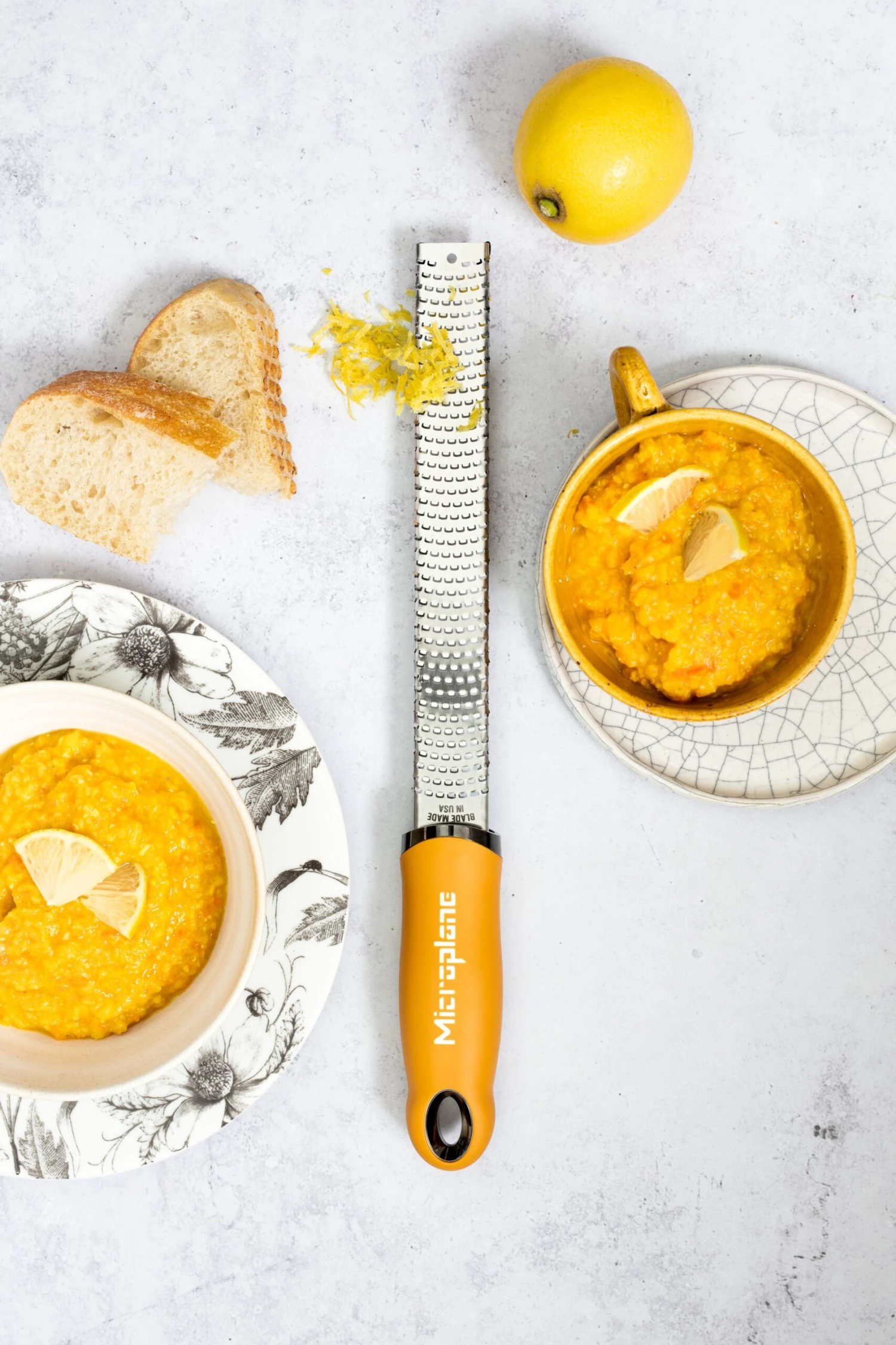 Microplane Rasp Premium Classic - Fijn - Mustard Yellow Microplane Rasp Premium Classic - Fijn - Mustard Yellow -Praktische Winkel Voor Keukenbenodigdheden Microplane Premium Classic 46623 Zester Mustard Yellow Dahl 1 scaled