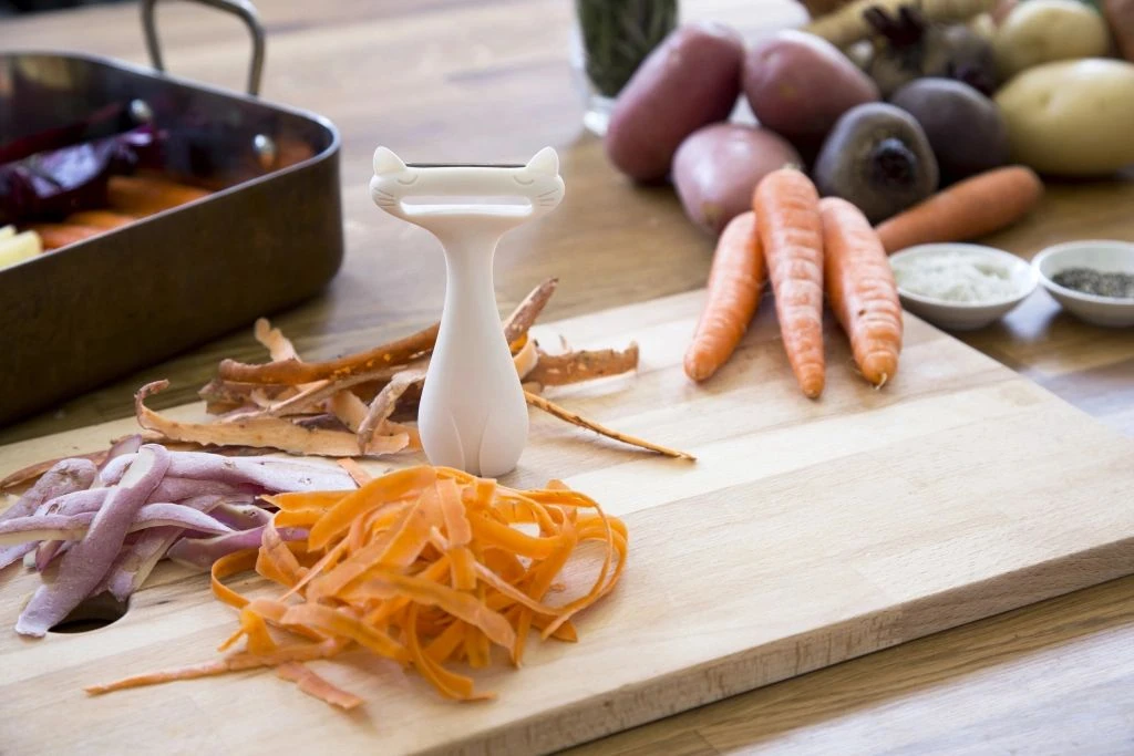 Peleg Design Dunschiller CatPeeler - Wit Peleg Design Dunschiller CatPeeler - Wit -Praktische Winkel Voor Keukenbenodigdheden Peleg Design Dunschiller CatPeeler Wit 3
