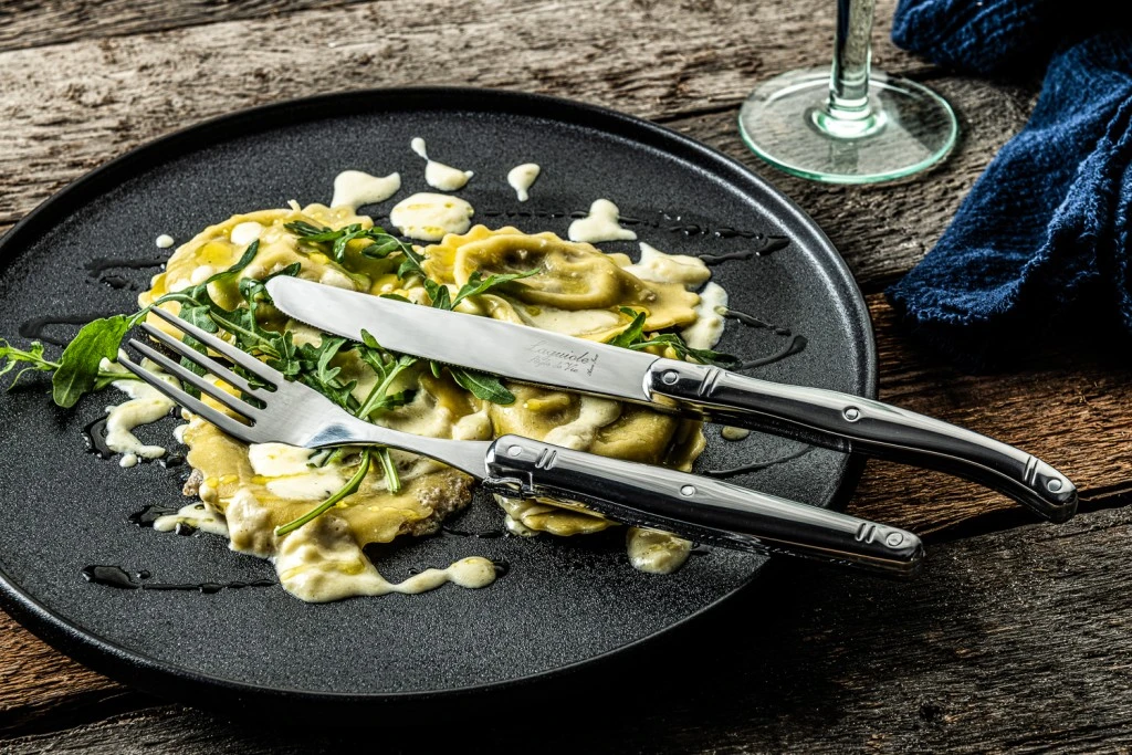 Laguiole Style De Vie Bestekset - RVS - 24 delig / 6 personen Laguiole Style De Vie Bestekset - RVS - 24 Delig / 6 Personen -Praktische Winkel Voor Keukenbenodigdheden PrCouvRVS SF LR4