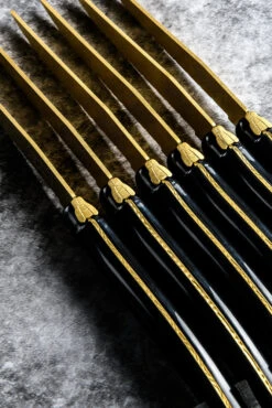 Laguiole Style De Vie Steakmessen Prestige Line Goud - 6 Stuks 3 Laguiole Style De Vie Steakmessen Prestige Line Goud - 6 Stuks -Praktische Winkel Voor Keukenbenodigdheden PresSteakGoudZw 2