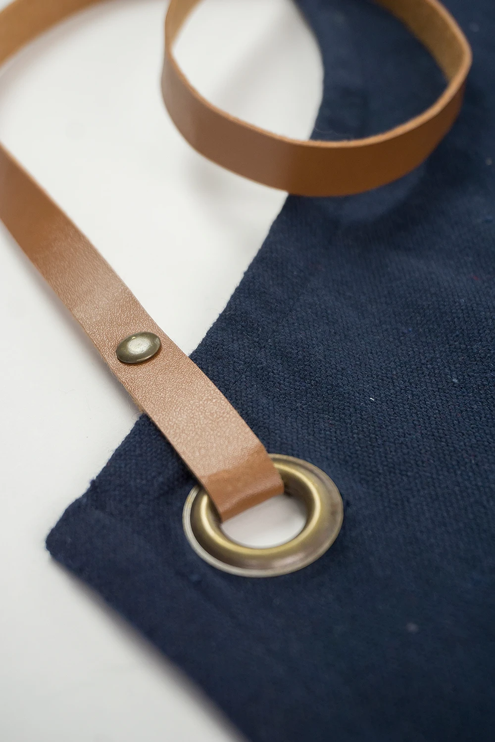 KOOK Keukenschort Recycled Donkerblauw 90 x 70 cm KOOK Keukenschort Recycled Donkerblauw 90 X 70 Cm -Praktische Winkel Voor Keukenbenodigdheden R21.095