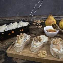 Boska Raclette ToGo Milano 8 Boska Raclette ToGo Milano -Praktische Winkel Voor Keukenbenodigdheden Recept partyclette blauwe kaas peer walnoot 3