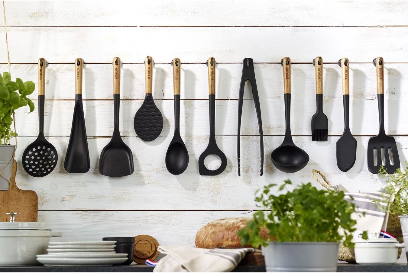 Staub Schuimspaan 31 cm Staub Schuimspaan 31 Cm -Praktische Winkel Voor Keukenbenodigdheden STAUB 424408307 4