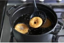 Staub Schuimspaan 31 Cm 3 Staub Schuimspaan 31 Cm -Praktische Winkel Voor Keukenbenodigdheden STAUB 424411402