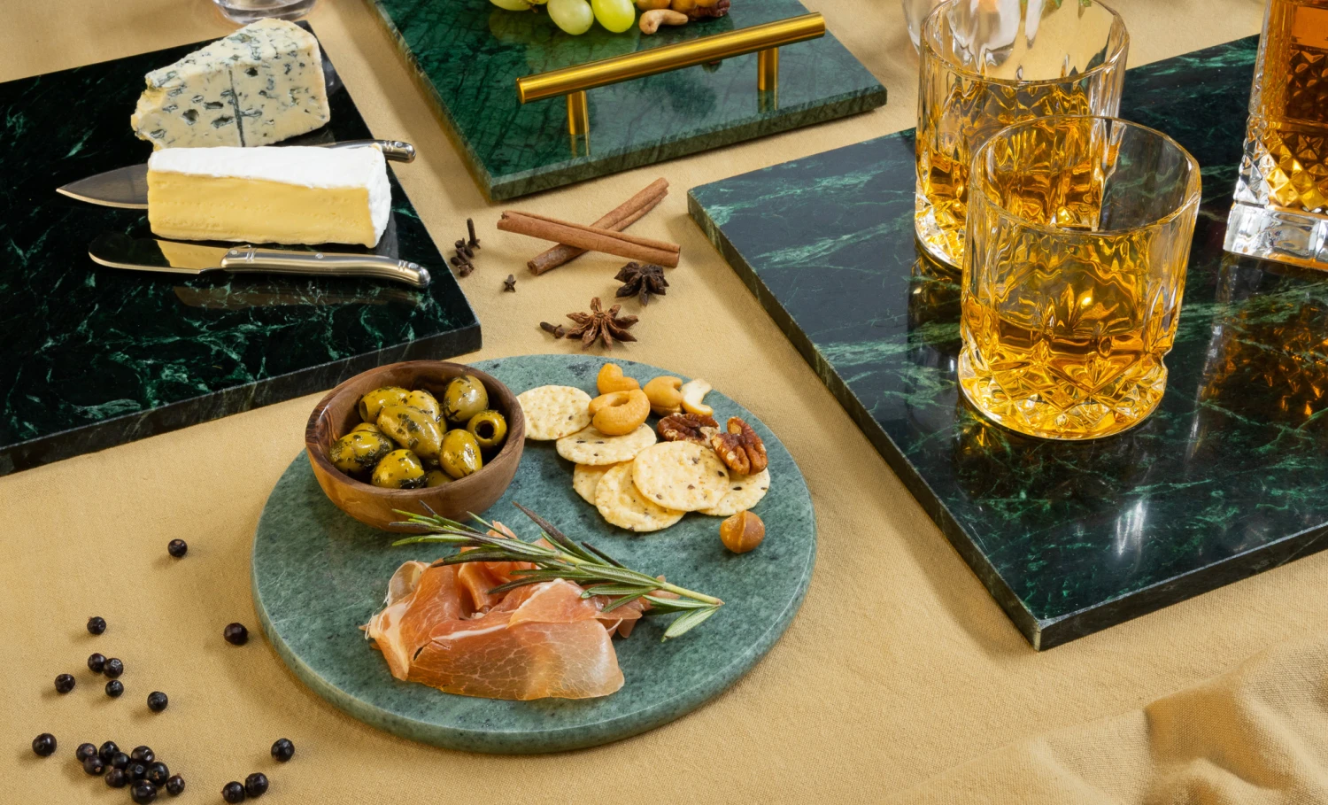 Jay Hill Snijplank / Serveerplank / Borrelplank Marmer - Licht Groen - ø 20 cm Jay Hill Snijplank / Serveerplank / Borrelplank Marmer - Licht Groen - ø 20 Cm -Praktische Winkel Voor Keukenbenodigdheden Serveerplank Groen 5