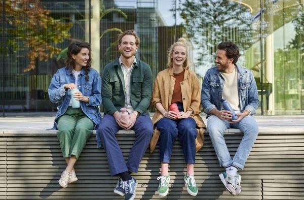 Mepal Thermosbeker Ellipse Nordic Green 470 ml Mepal Thermosbeker Ellipse Nordic Green 470 Ml -Praktische Winkel Voor Keukenbenodigdheden Sfeerbeeld Thermosbekers 2