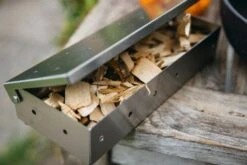 Jay Hill BBQ Smoker Box / Rookbox - RVS - 22 X 9 X 4 Cm 4 Jay Hill BBQ Smoker Box / Rookbox - RVS - 22 X 9 X 4 Cm -Praktische Winkel Voor Keukenbenodigdheden Smokebox Rookhout 1