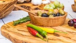 Jay Hill Serveerplank Tunea - Olijfhout - Met Schors - 33 X 15 Cm -Praktische Winkel Voor Keukenbenodigdheden Tunea 21 2