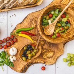 Jay Hill Serveerplank Tunea - Olijfhout - Schors XL 64 - 72 Cm 4 Jay Hill Serveerplank Tunea - Olijfhout - Schors XL 64 - 72 Cm -Praktische Winkel Voor Keukenbenodigdheden Tunea 34 5